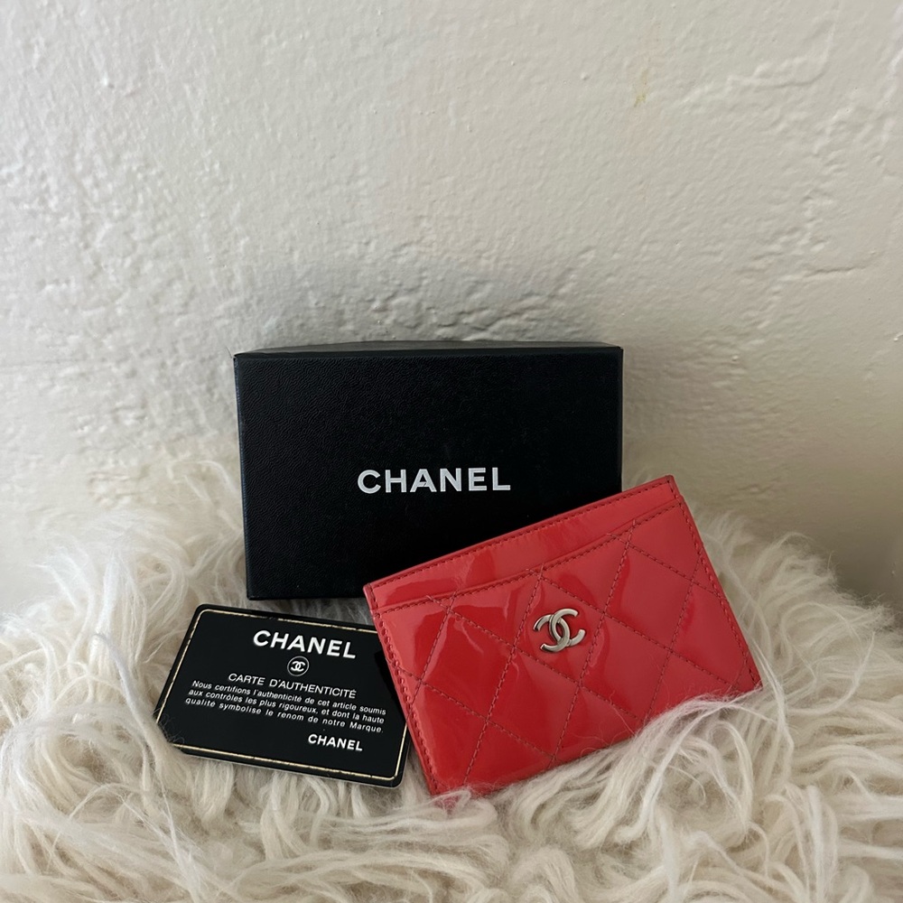 Chanel Patent Leather Enamel Quilted Card Holder Coral Red